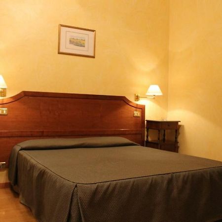Hotel Fiori Рим Экстерьер фото