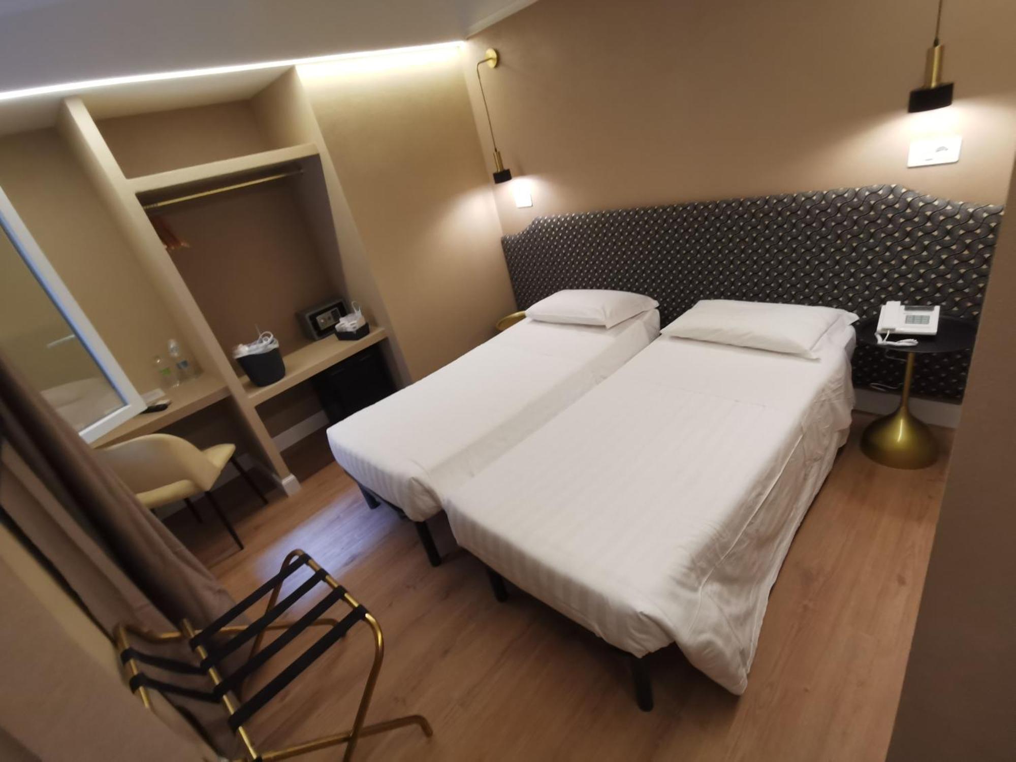 Hotel Fiori Рим Экстерьер фото