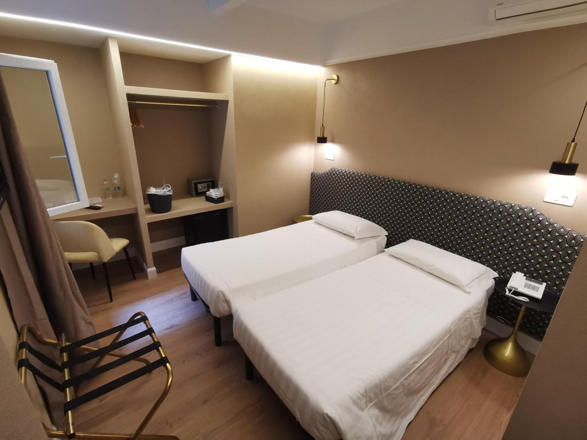 Hotel Fiori Рим Экстерьер фото