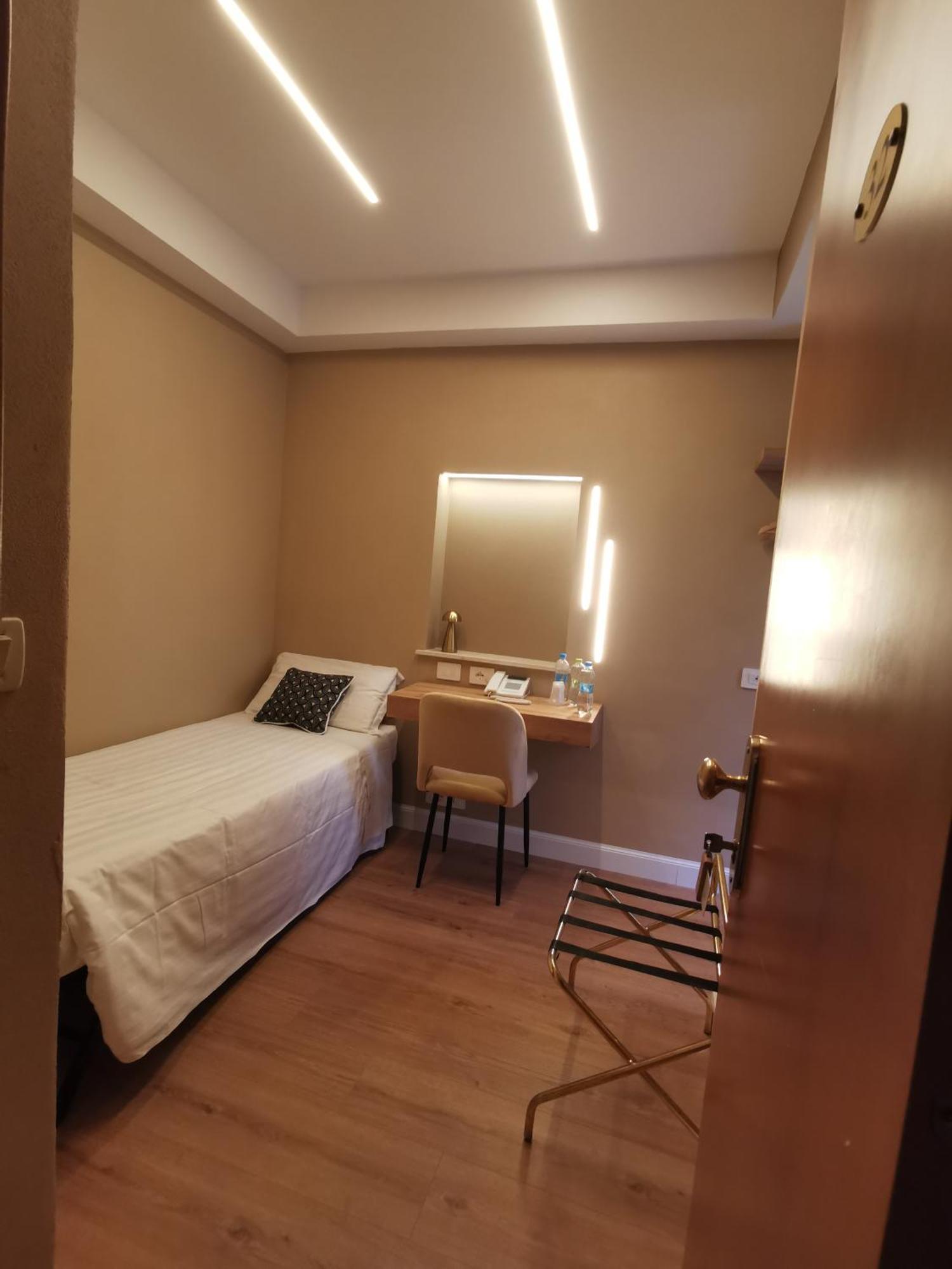 Hotel Fiori Рим Экстерьер фото
