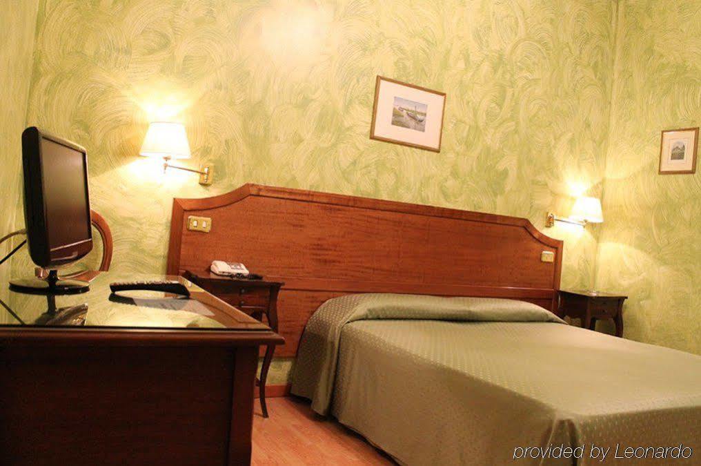 Hotel Fiori Рим Экстерьер фото